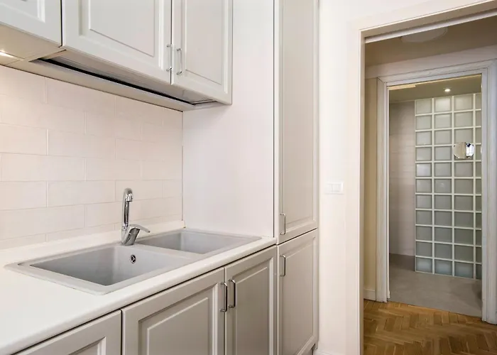 Av Domus Propaganda Roma